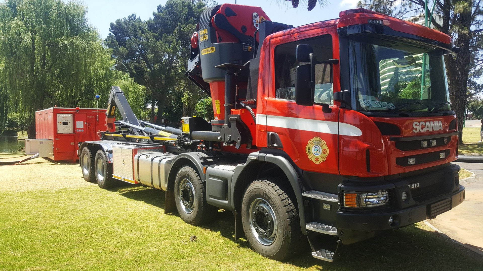 Palfinger Southern Africa assists putting out the fires